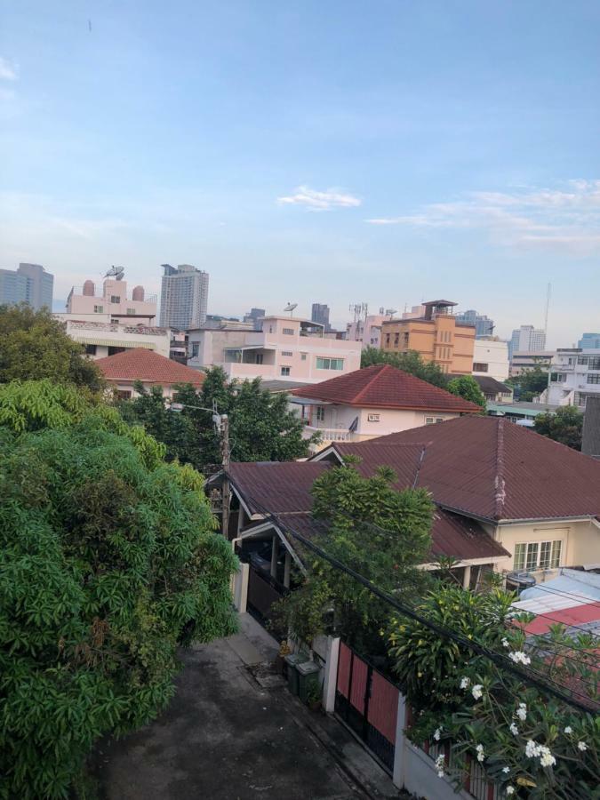 Center House Apartment Bangkok Exterior photo